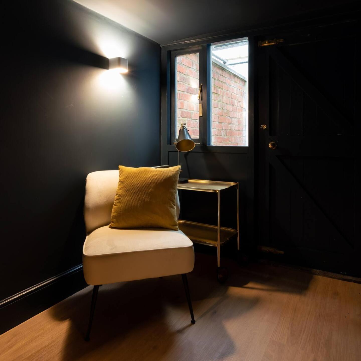 チェルトナム Pass The Keys Stylish Grade II Listed Houseヴィラ エクステリア 写真